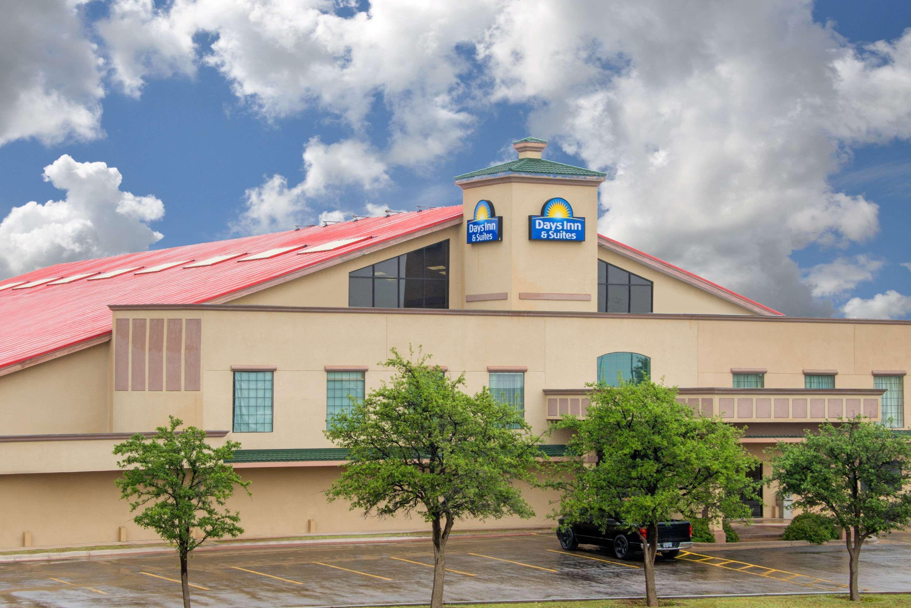 Days Inn By Wyndham Lubbock South Dış mekan fotoğraf