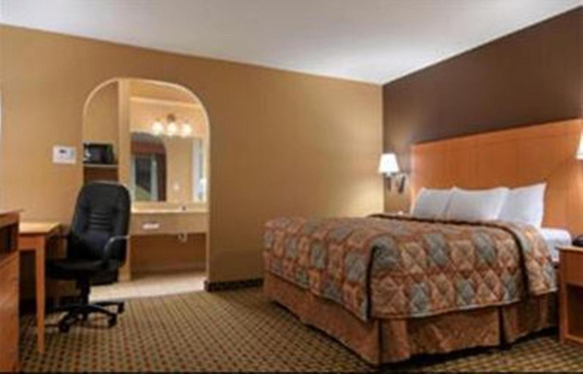Days Inn By Wyndham Lubbock South Dış mekan fotoğraf