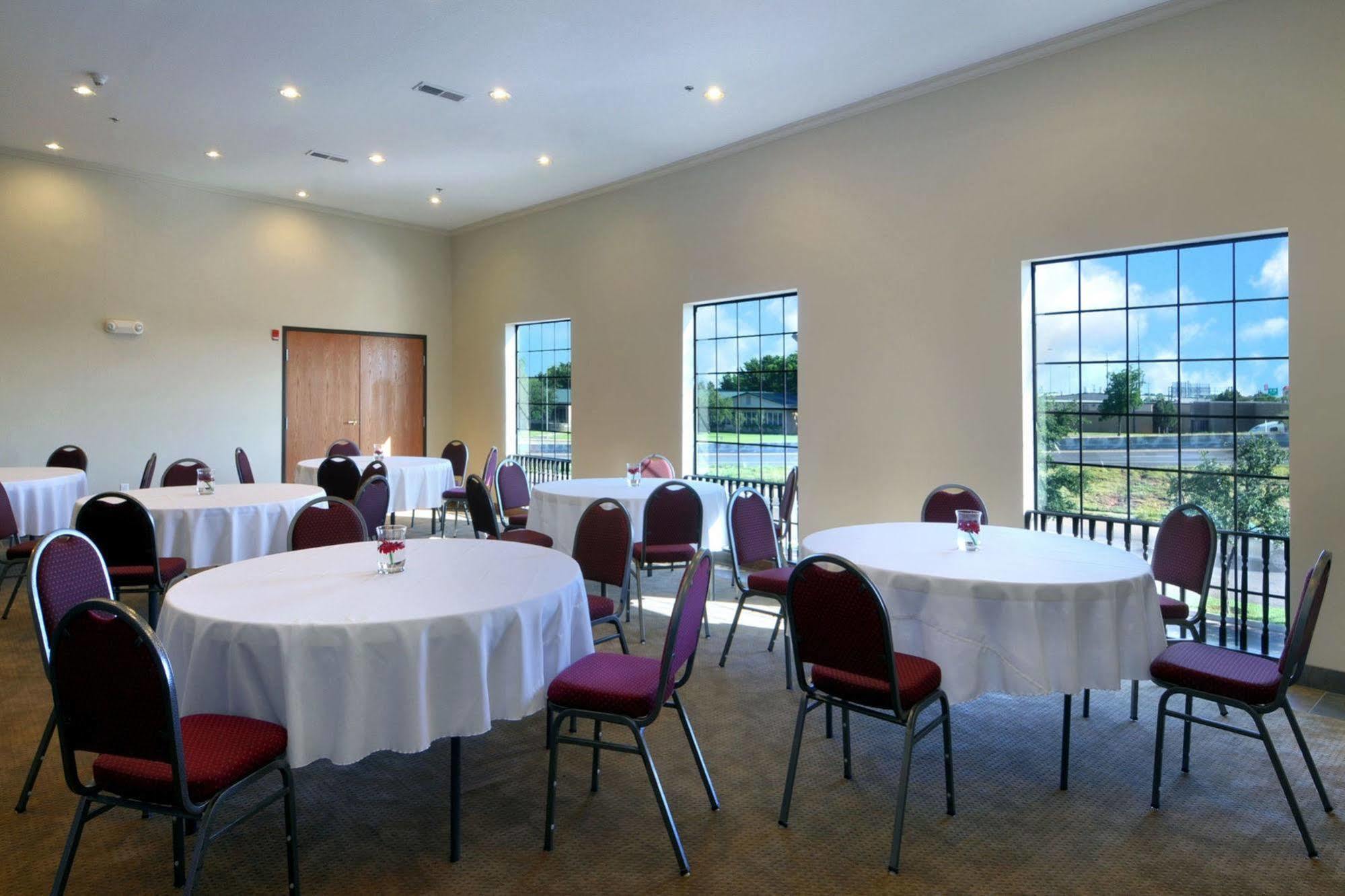 Days Inn By Wyndham Lubbock South Dış mekan fotoğraf